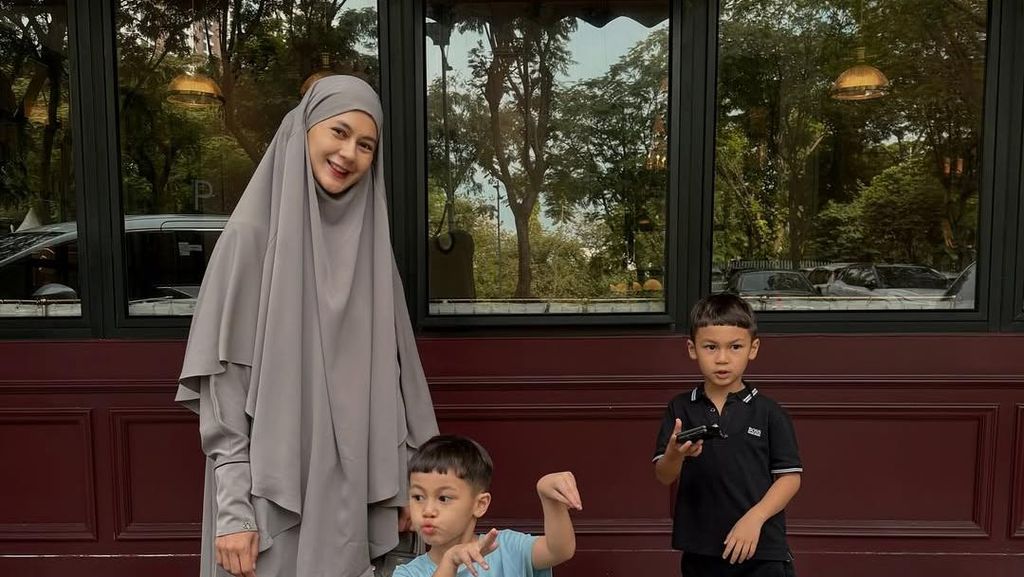 Seru dan Penuh Tawa! Momen Paula Verhoeven Habiskan Waktu Bareng Anak Seru dan Penuh Tawa! Momen Paula Verhoeven Habiskan Waktu Bareng Anak