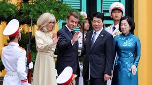 7 Potret Kebersamaan Emmanuel Macron dan Brigitte, Usai Insiden Wajah Ditoyor