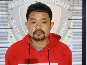 Tampang Pria Mabuk Tikam Leher Anggota Satpol PP Maluku Tengah Pakai Obeng Tampang Pria Mabuk Tikam Leher Anggota Satpol PP Maluku Tengah Pakai Obeng
