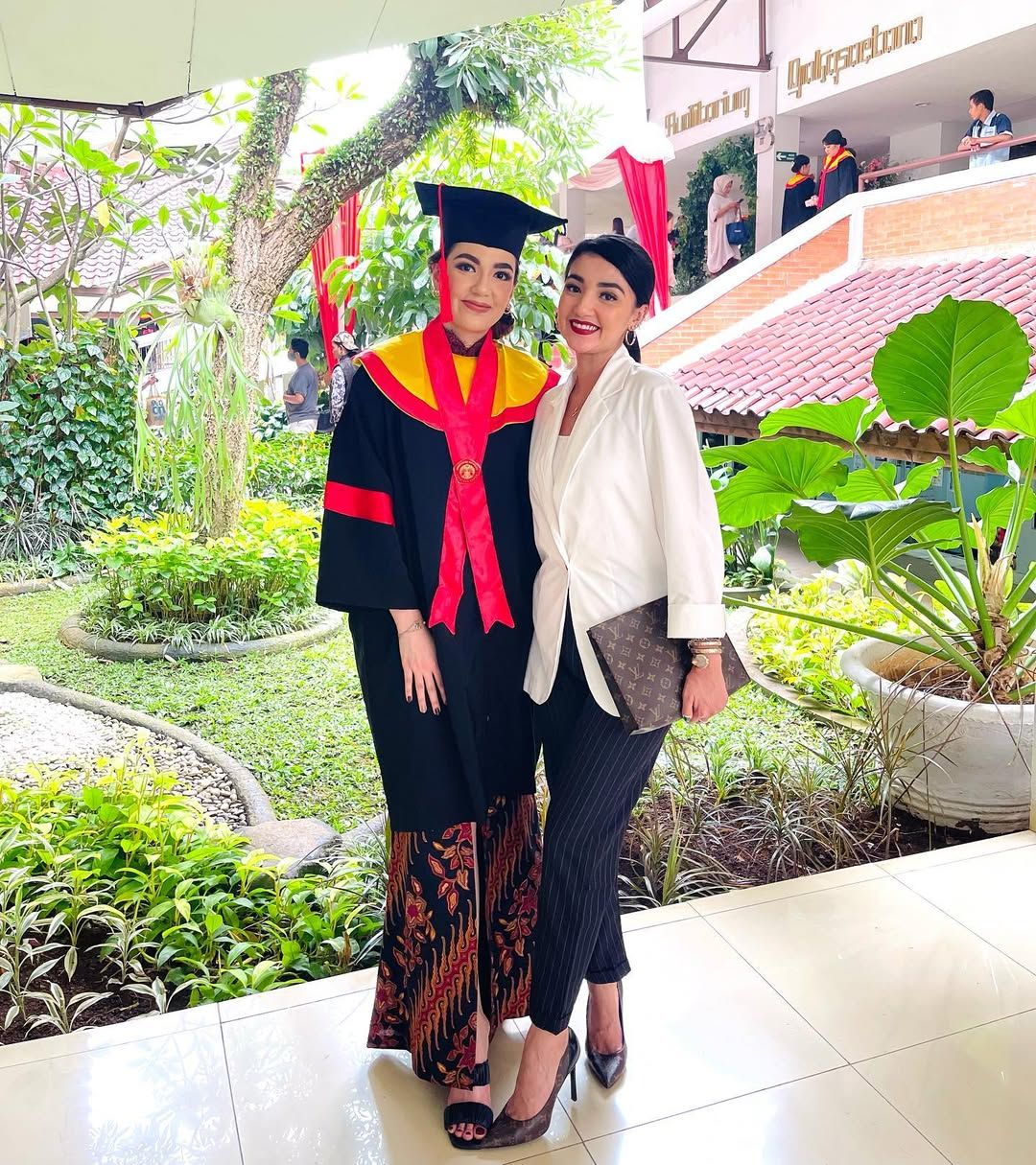 Tsania Marwa dan Ghina Raihanah