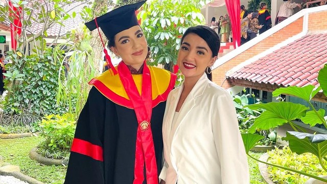 Highlight Dunia Hiburan InsertLive : Pendidikan Tsania Marwa Calon Kakak Ipar Izzat Anak Najwa Shihab