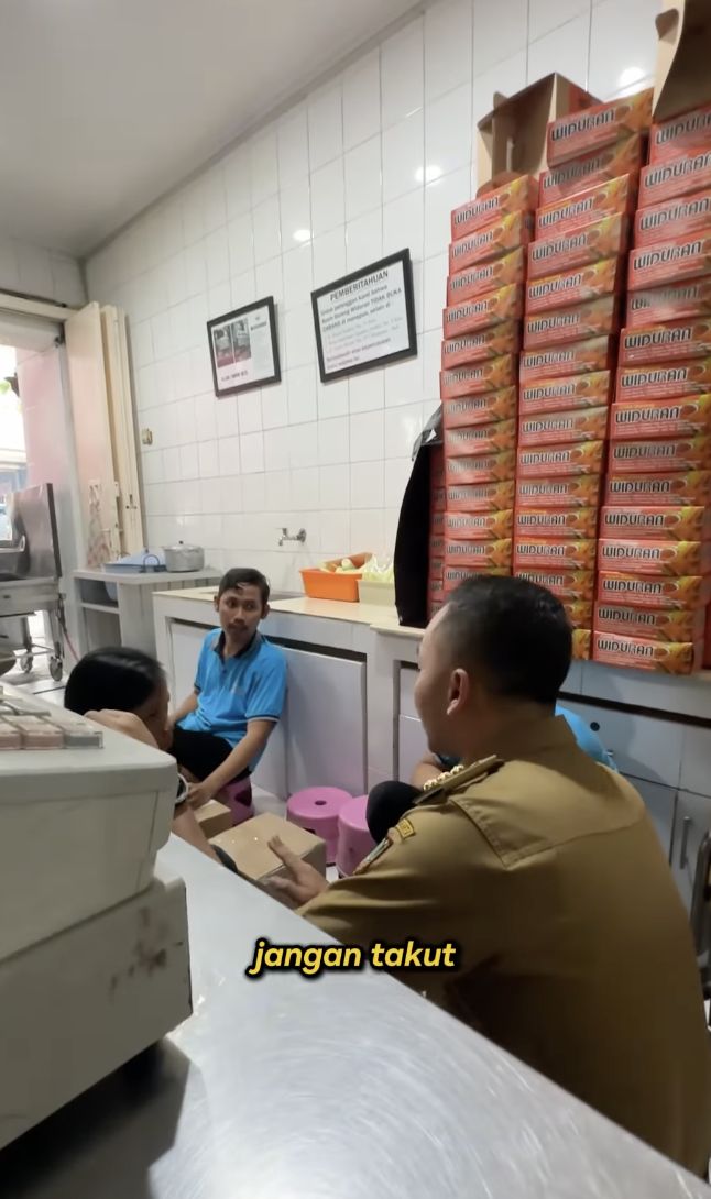 Wali Kota Solo saat menyidak Ayam Goreng Widuran
