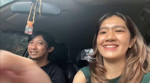 Yono Bakrie dan Vini Caroline