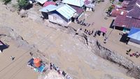 Donggala Disapu Banjir Bandang, Jalan Terputus dan Rumah Rusak Parah