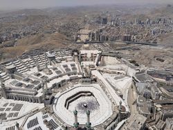 Potret Masjidil Haram dari Gedung Tertinggi di Arab Saudi