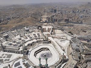 Potret Masjidil Haram dari Gedung Tertinggi di Arab Saudi
