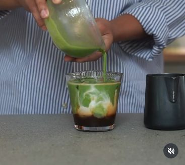 dirty matcha jadi suguhan gres yang terkenal di kafe