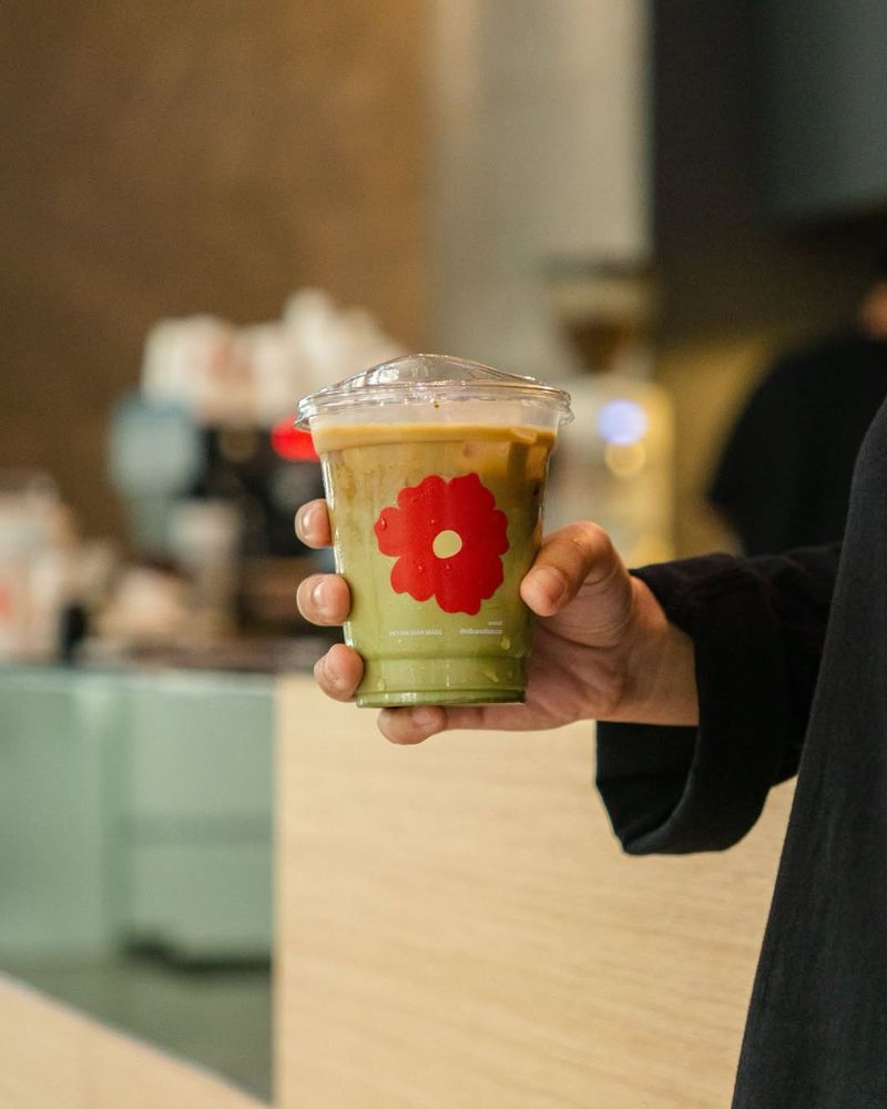 dirty matcha jadi suguhan gres yang terkenal di kafe