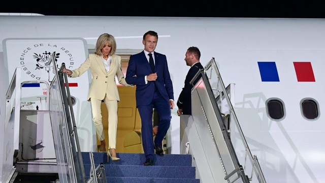 Berita Seputar Selebriti Insertlive Terkini : 5 Sosok Figur Publik RI Berlatar Prancis yang Temui Presiden Emmanuel Macron