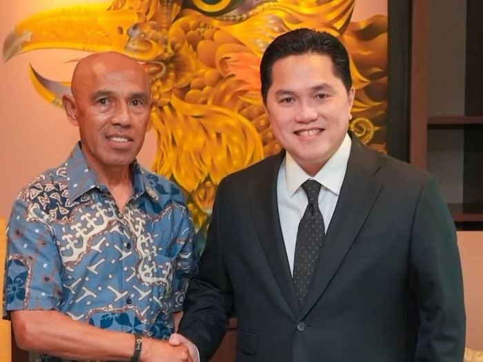 Erick Thohir, Simon Tahamata Erick Thohir, Simon Tahamata