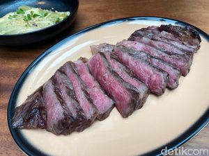 Gurita Panggang dan Wagyu Ribeye Steak Spanyol Ada di Resto Ini Gurita Panggang dan Wagyu Ribeye Steak Spanyol Ada di Resto Ini