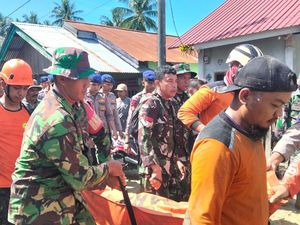 Update Banjir Bandang Donggala: 350 Rumah Terdampak, 2 Warga Tewas Update Banjir Bandang Donggala: 350 Rumah Terdampak, 2 Warga Tewas