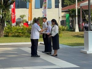 Serahkan SK CPNS DKI, Pramono Ingatkan Taat Hukum Serahkan SK CPNS DKI, Pramono Ingatkan Taat Hukum