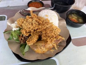 3 Resep Ayam Goreng Khas Nusantara yang Lokal Banget 3 Resep Ayam Goreng Khas Nusantara yang Lokal Banget