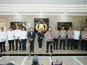 Kapolri Pastikan Tindak Tegas Premanisme: Masyarakat Harus Aman Siang-Malam Kapolri Pastikan Tindak Tegas Premanisme: Masyarakat Harus Aman Siang-Malam