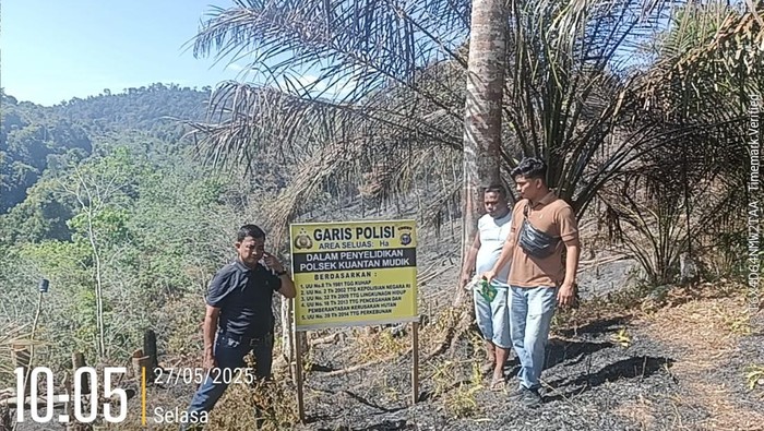Lanah seluas 2 hektare di area Hutan Lindung Bukit Betabuh, Kuansing, Riau, terbakar Lanah seluas 2 hektare di area Hutan Lindung Bukit Betabuh, Kuansing, Riau, terbakar pada Senin (26/5). Tiga pelaku pembakaran ditangkap polisi.