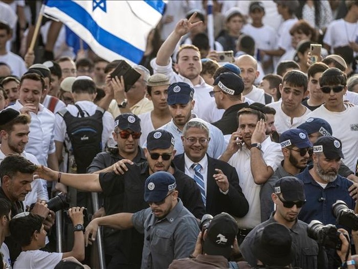 Menteri Keamanan Nasional Israel Itamar Ben-Gvir serbu Al Aqsa Menteri Keamanan Nasional Israel Itamar Ben-Gvir bareng warga Israel menyerbu halaman Masjid Al Aqsa, Senin, 26 Mei 2025.