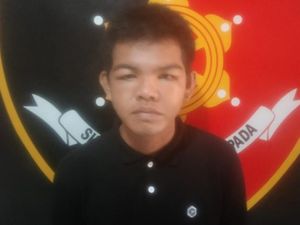 Nando Ditangkap Polisi karena Bawa Lari Mobil Travel di Musi Rawas Nando Ditangkap Polisi karena Bawa Lari Mobil Travel di Musi Rawas