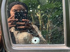 Usut Penembakan Mobil di Jokteng Wetan Jogja, Polisi Sisir Rekaman CCTV Usut Penembakan Mobil di Jokteng Wetan Jogja, Polisi Sisir Rekaman CCTV