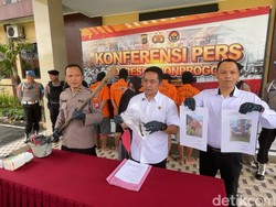 Komplotan Maling Tertangkap Basah Gondol 21 Tiang Internet di Kulon Progo