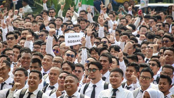 Potret Semringah Ribuan Penerima SK CPNS Pemprov DKI Jakarta