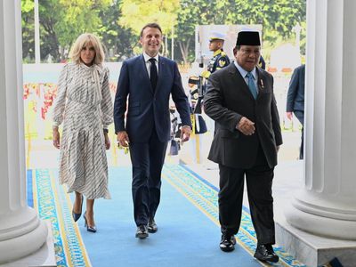 Foto-foto Istri Presiden Prancis di Jakarta, Ngobrol Bareng Anak Prabowo