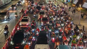 Merah! Jalan Sudirman Jaksel Macet Parah