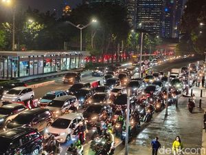 Macet Parah Jalan Gatot Subroto-Sudirman Jaksel gegara 2 Hal Ini Macet Parah Jalan Gatot Subroto-Sudirman Jaksel gegara 2 Hal Ini