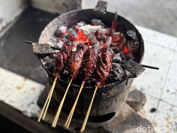 Lembut Beraroma, Ini Sate Buntel khas Solo Legendaris di Jakarta