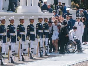 Sempat Pingsan, Delegasi Prancis Tetap Ikuti Rangkaian Acara Sempat Pingsan, Delegasi Prancis Tetap Ikuti Rangkaian Acara