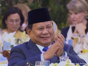 Tawa Prabowo saat Macron Ngomong Pepatah Sedikit-sedikit Jadi Bukit Tawa Prabowo saat Macron Ngomong Pepatah Sedikit-sedikit Jadi Bukit