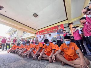 17 Pengedar Narkoba di Banyuwangi Diringkus, Sabu 2 kilo Disita 17 Pengedar Narkoba di Banyuwangi Diringkus, Sabu 2 kilo Disita