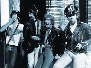 Dipecat The Who 2 Kali Sebulan, Zak Starkey Dipaksa Pensiun Dipecat The Who 2 Kali Sebulan, Zak Starkey Dipaksa Pensiun