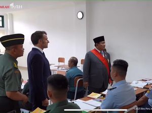 Macron Sempat Ngobrol Pakai Bahasa Prancis dengan Taruna-Perwira di Akmil