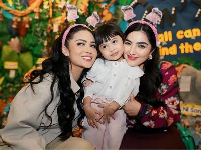 KD dan Ashanty Heboh Dukung Ameena Tampil di Konser Sekolah
