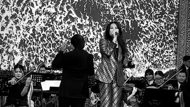 Anggun C Sasmi jadi delegasi Prancis