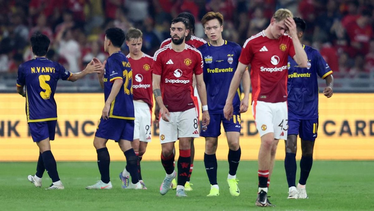 Manchester United akhirnya tumbang di Malaysia (REUTERS/Hasnoor Hussain)