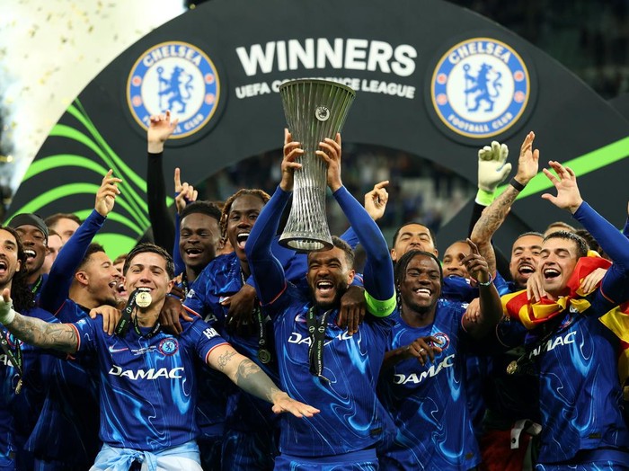 WROCLAW, POLAND - MAY 28: Reece James of Chelsea lifts the UEFA Conference League trophy after his team's victory in the UEFA Conference League Final 2025 between Real Betis Balompie and Chelsea FC at Stadion Wroclaw on May 28, 2025 in Wroclaw, Poland. (Photo by Richard Heathcote/Getty Images)