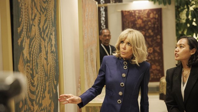 Kabar Terkini Artis dari InsertLive : Istri Presiden Macron Jawab Isu Transgender
