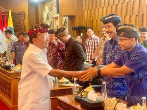 Koster Minta Setop Produksi Air Kemasan Plastik di Bawah 1 Liter Januari 2026 Koster Minta Setop Produksi Air Kemasan Plastik di Bawah 1 Liter Januari 2026