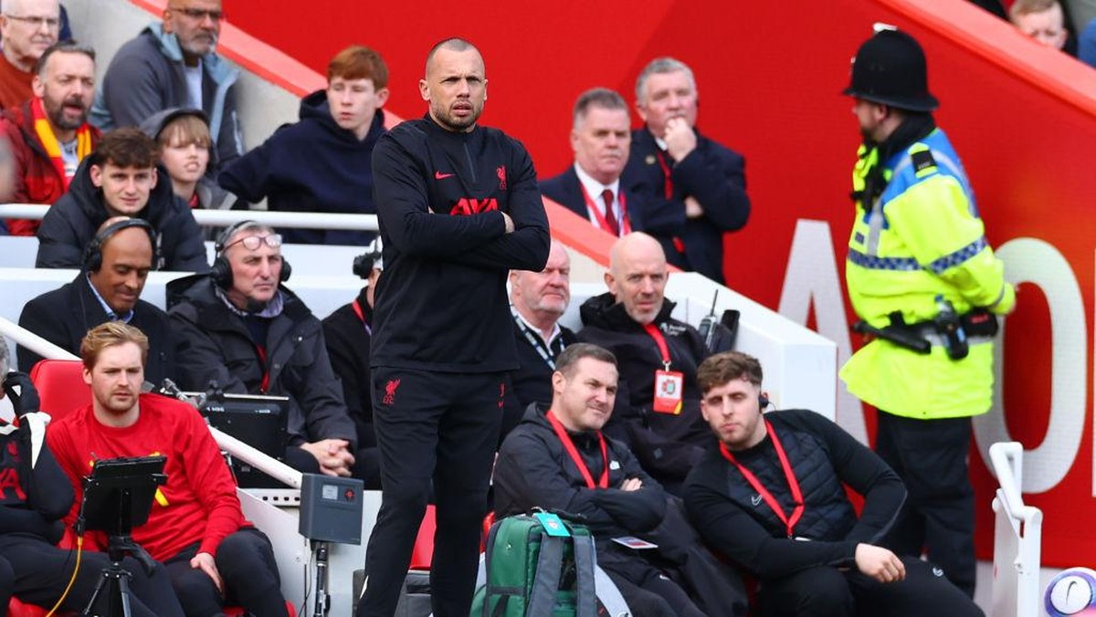 Asisten manajer Liverpool John Heitinga lagi didekati Ajax Amsterdam (Getty Images/Chris Brunskill/Fantasista)