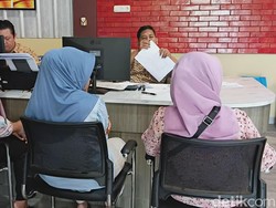 Belanja Baju Lebaran di Pasar 16 Ilir, 2 HP Anak Marita Dicopet