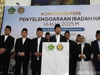 Menag Nasaruddin Umar Pimpin Rombongan Amirul Hajj ke Tanah Suci