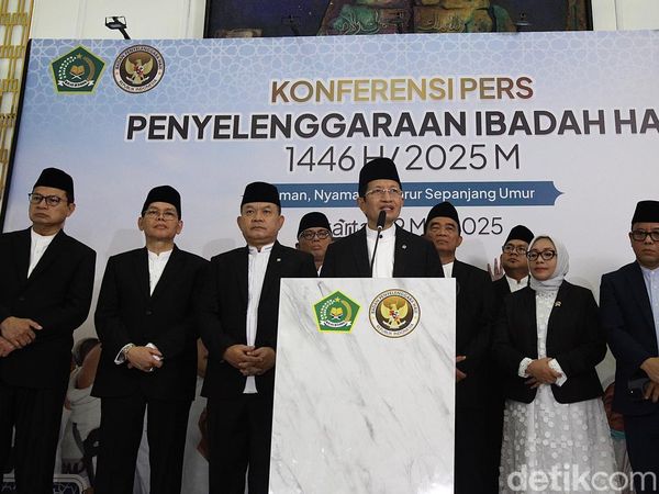 Menag Nasaruddin Umar Pimpin Rombongan Amirul Hajj ke Tanah Suci
