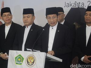 Menag Pastikan Keterlambatan Visa di Kloter Pertama Haji Teratasi Menag Pastikan Keterlambatan Visa di Kloter Pertama Haji Teratasi