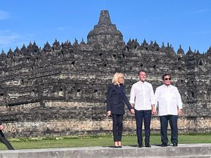 Macron Pamer Kunjungannya ke Indonesia di Instagram: Terima Kasih Banyak! Macron Pamer Kunjungannya ke Indonesia di Instagram: Terima Kasih Banyak!