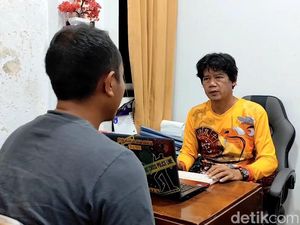Alasan Pria Plinteng Kantor Desa Langse Pakai Gotri: Jengkel Listrik Mati Alasan Pria Plinteng Kantor Desa Langse Pakai Gotri: Jengkel Listrik Mati