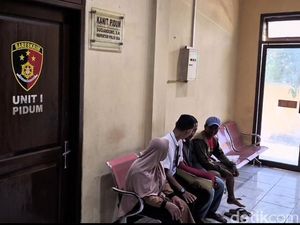 Wanita Ini Minta Perlindungan ke Polisi karena Dituduh Dukun Santet Wanita Ini Minta Perlindungan ke Polisi karena Dituduh Dukun Santet