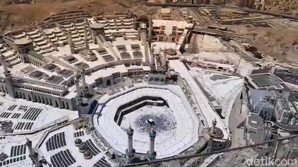 Masyaallah! Indahnya Masjidil Haram dari Menara Tertinggi Saudi
