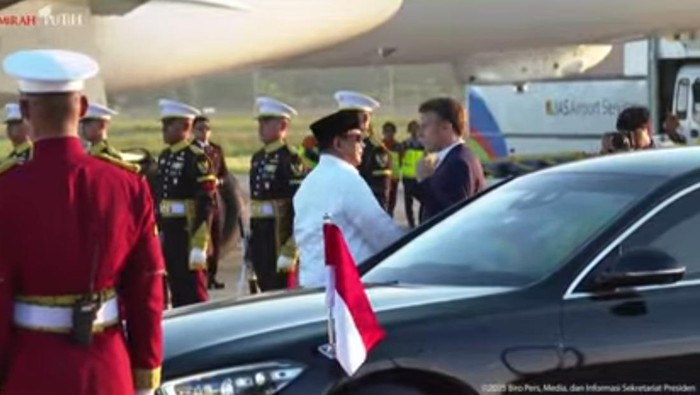Prabowo Lepas Macron di Bandara YIA Prabowo Lepas Macron di Bandara YIA
